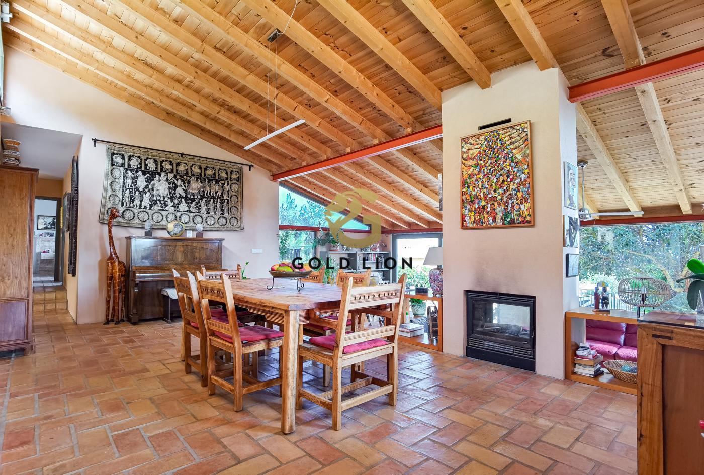 Renovierte Villa mit großem Grundstück zu verkaufen, mit Meerblick, Montgó, Denia